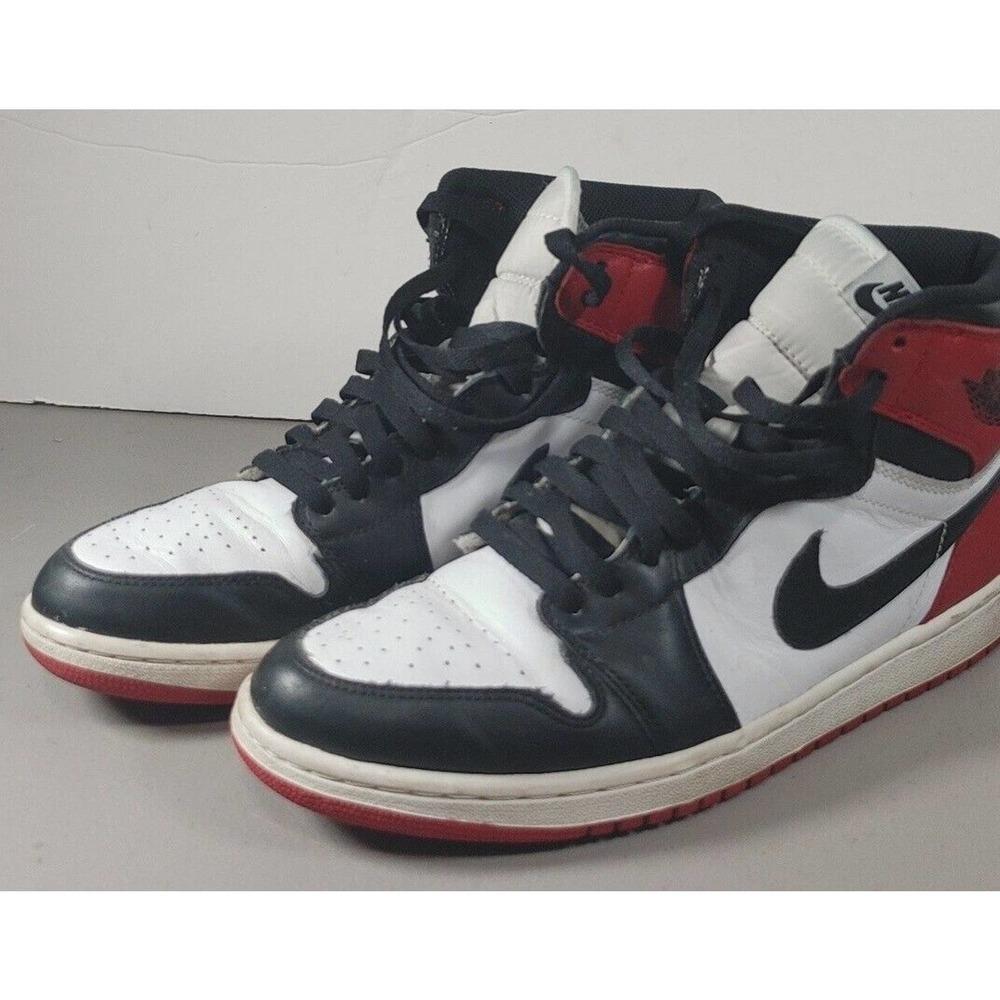 Nike Air Jordan 1 Retro Black Toe 2013 Size 8.5